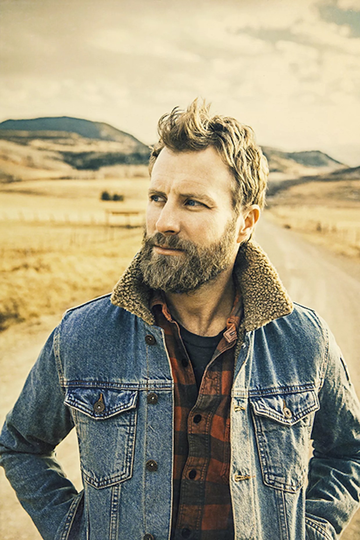 Dierks Bentley Unwinds When He’s Flying His Own Plane