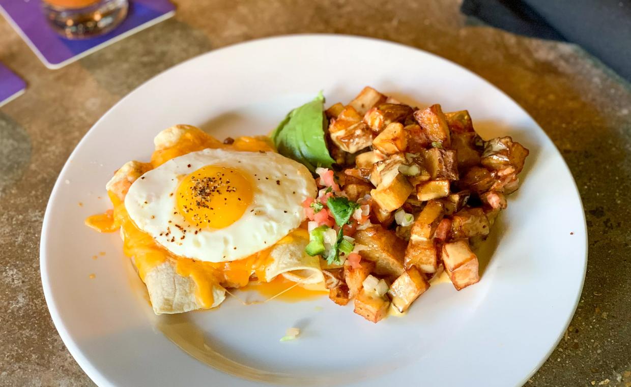 Ross and Hall’s Brunch Does the Routine Justice