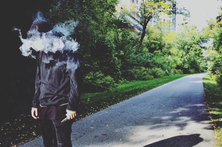 teen vaping