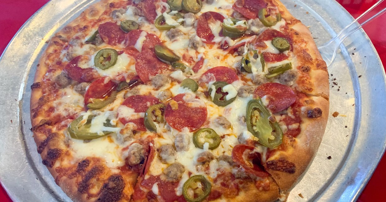 Pizza’s in Black Jack’s Name, But It’s the Burgers that Earn Top Billing