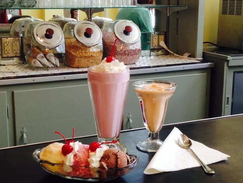 The Navarro Cheer Road Trip Guide: Tumble (or One to Full Full) into Corsicana for Some Legit Bites