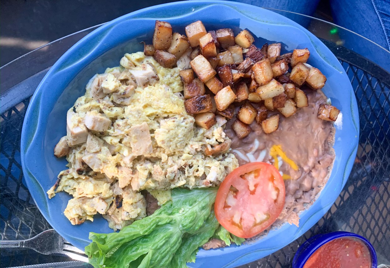 Brunch at E Bar Is Mostly About the Margaritas