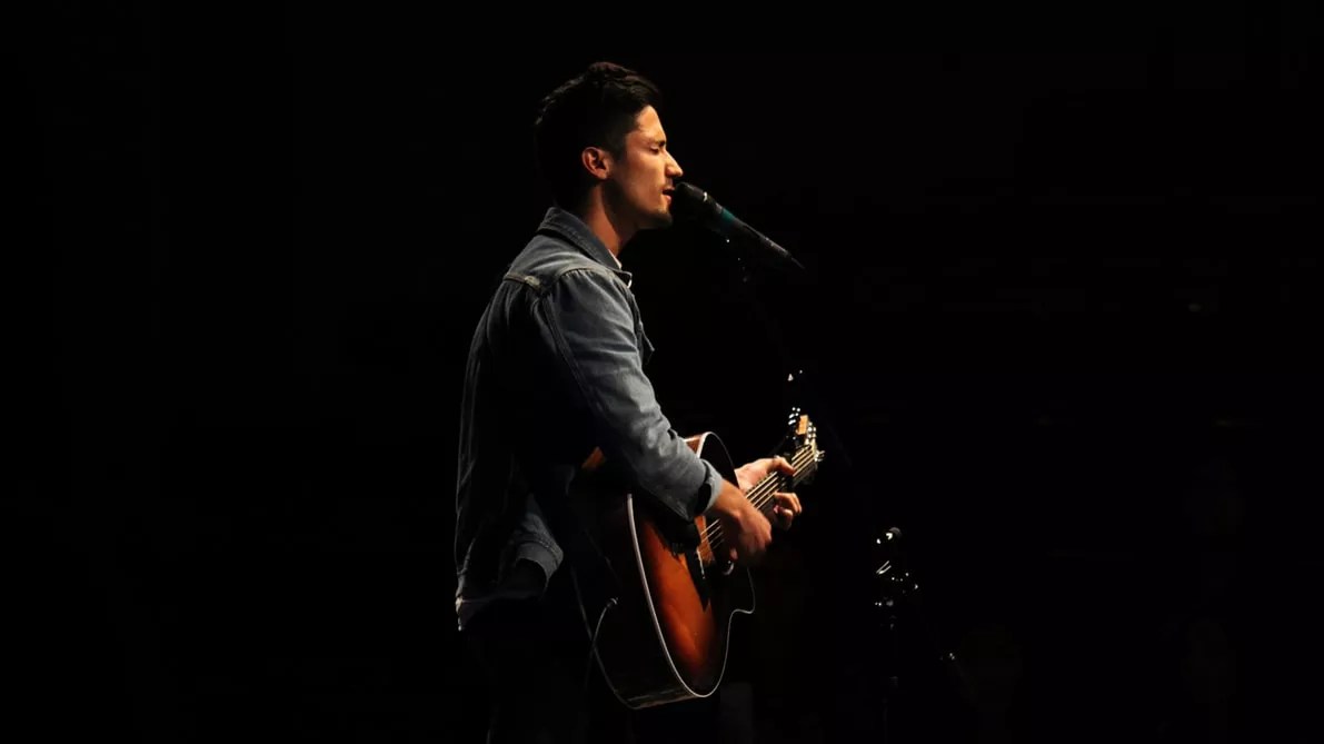 ‘Brave’ Local Singer-Songwriter Comes Out as Genre-Fluid *