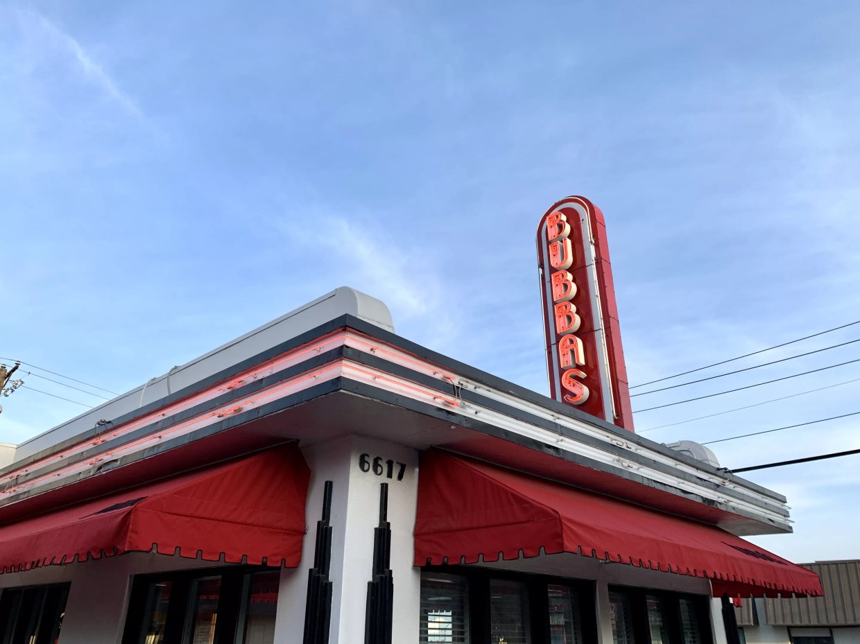 Bubba’s, Venerable Park Cities Spot, Still Turns Out a Fine Gravy