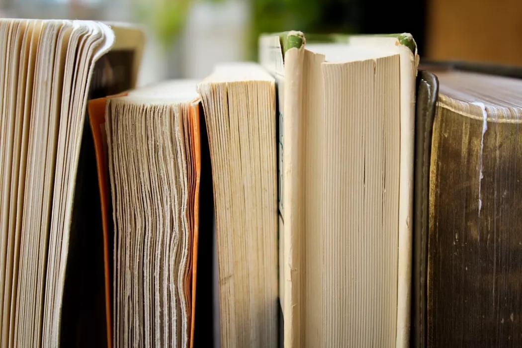 North Texas Influencers Want To Make Reading Cool Again