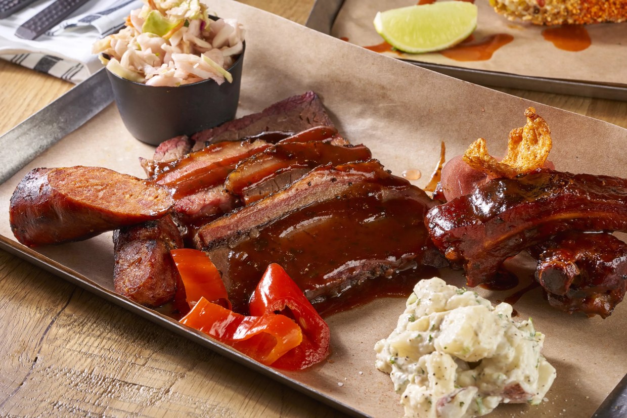 While Striving to Stay Open, Restaurants Take Time to Serve Others