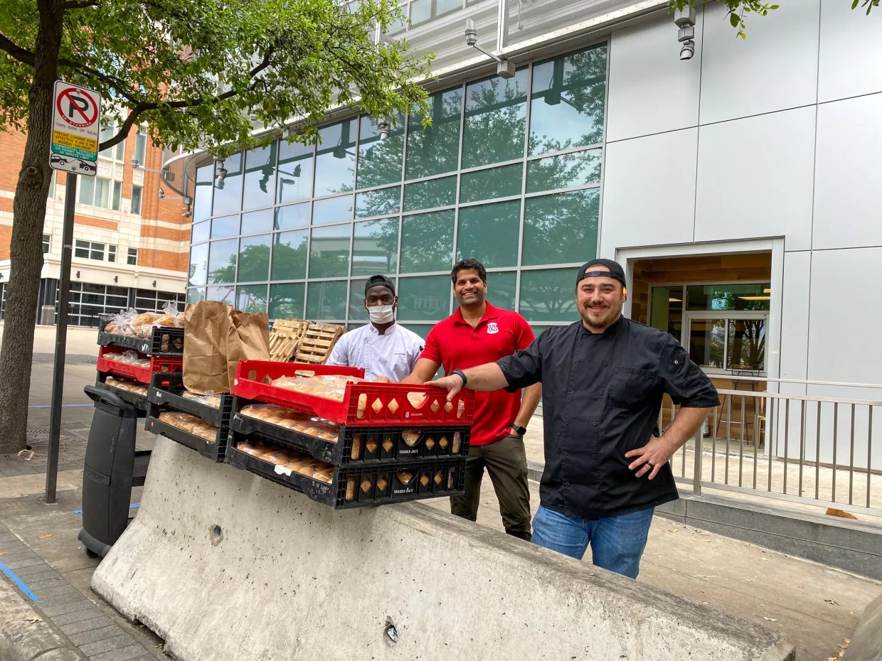 Weekly Roundup: People Doing Good for Others