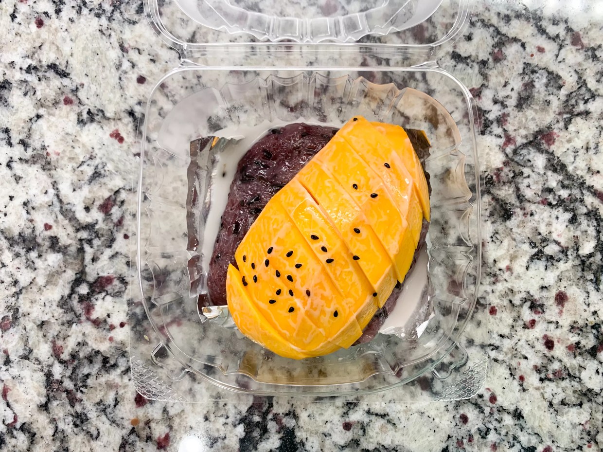 Good to Go: Si Lom’s Mango Sticky Rice Is a Welcome Respite