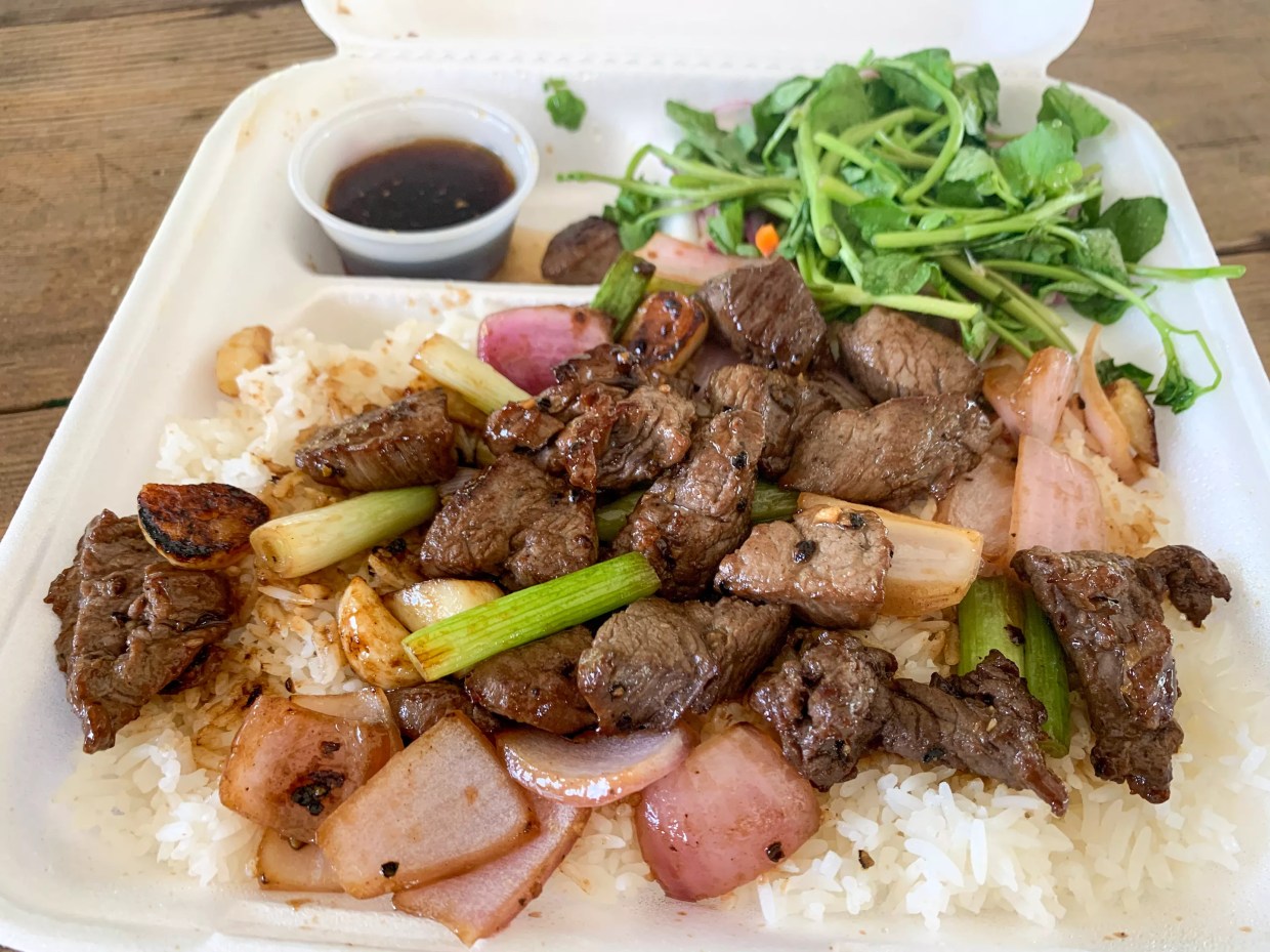 Good to Go: Lá Me Restaurant Is Still Superb, Even for Takeout