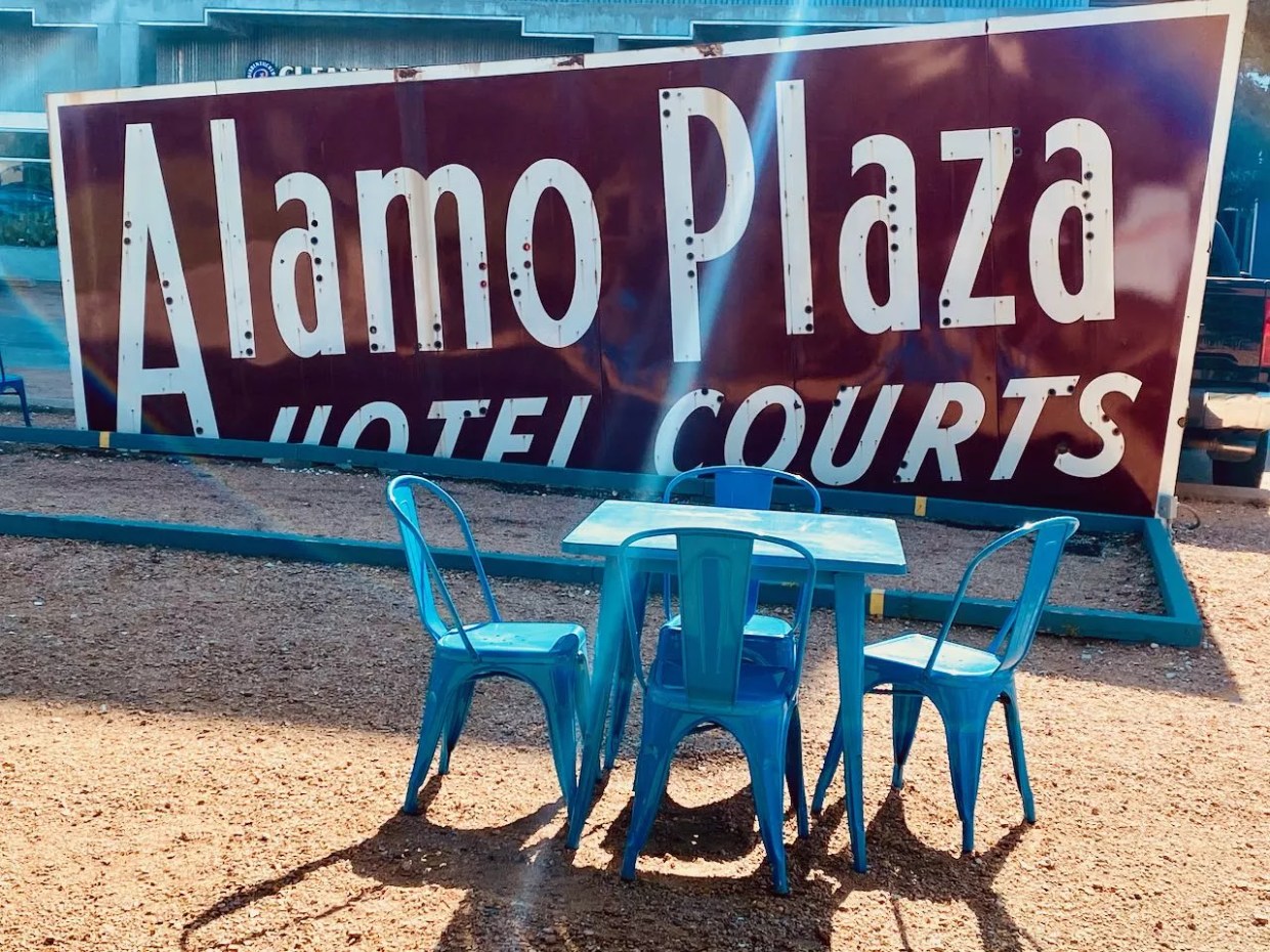 Good to Go: Shayna’s Place in Sylvan Thirty Offers a Great Sandwich in a Quiet Space