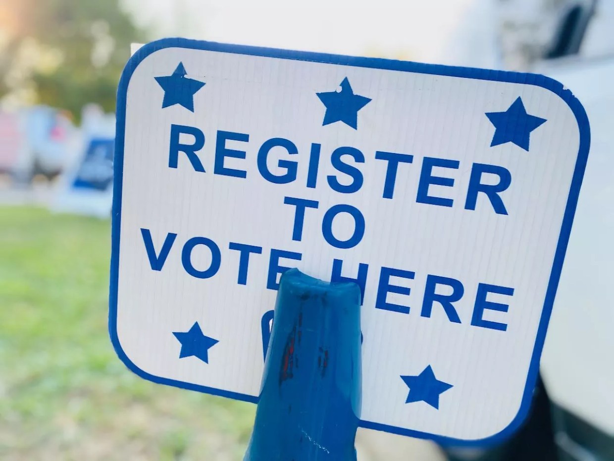 Dallas County Elections Dept. Registers Six Thousand in Last-Minute Drive