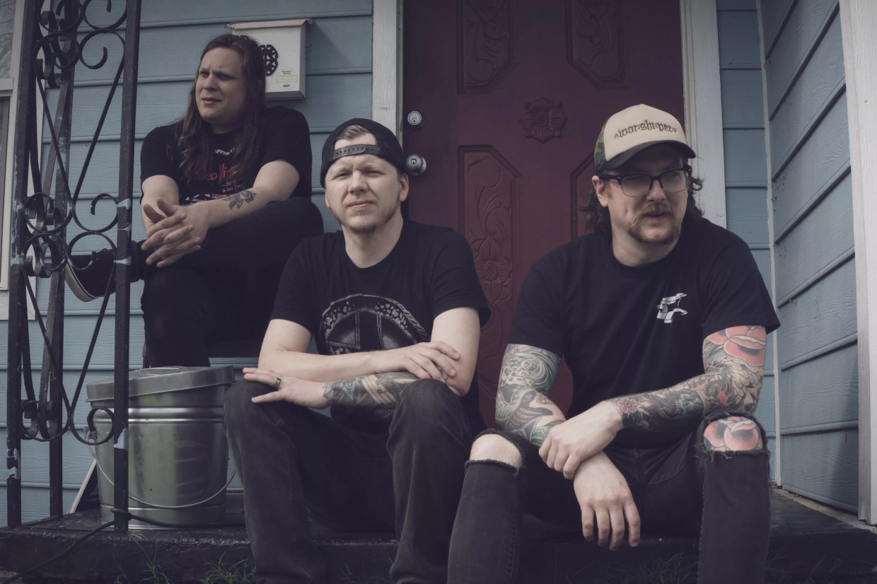 Dallas Music News: Mountain of Smoke Covers Enya, Local Christmas Songs