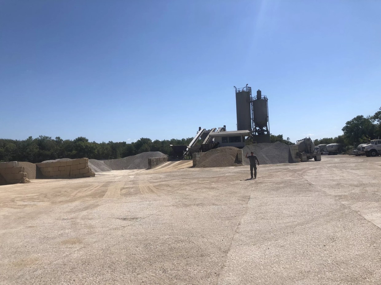West Dallas Neighborhood Worries Yet Another Concrete Plant Could Make Pollution Even Worse