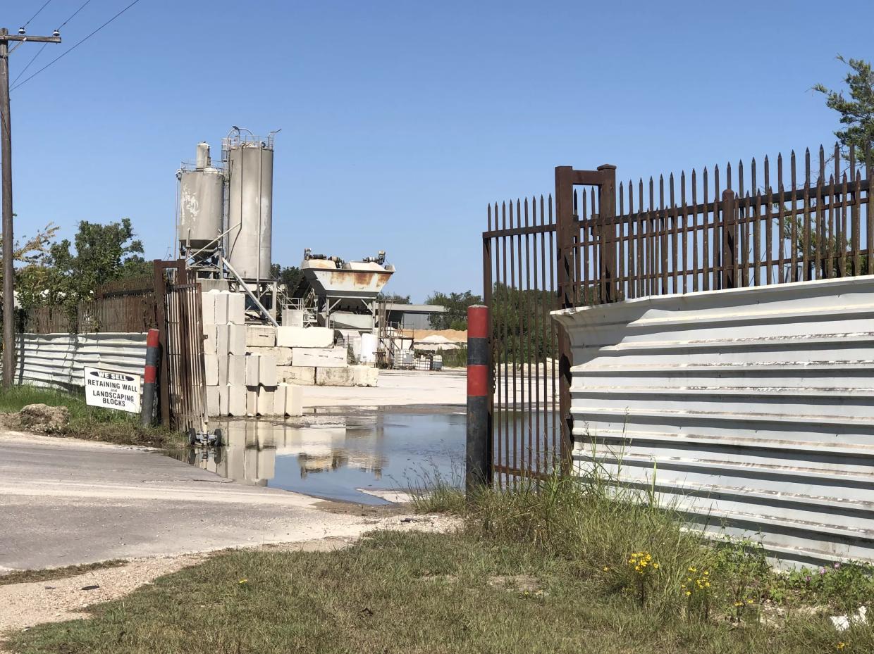 Environmental Advocates Push for More Regulations Against Concrete Batch Plants in Texas
