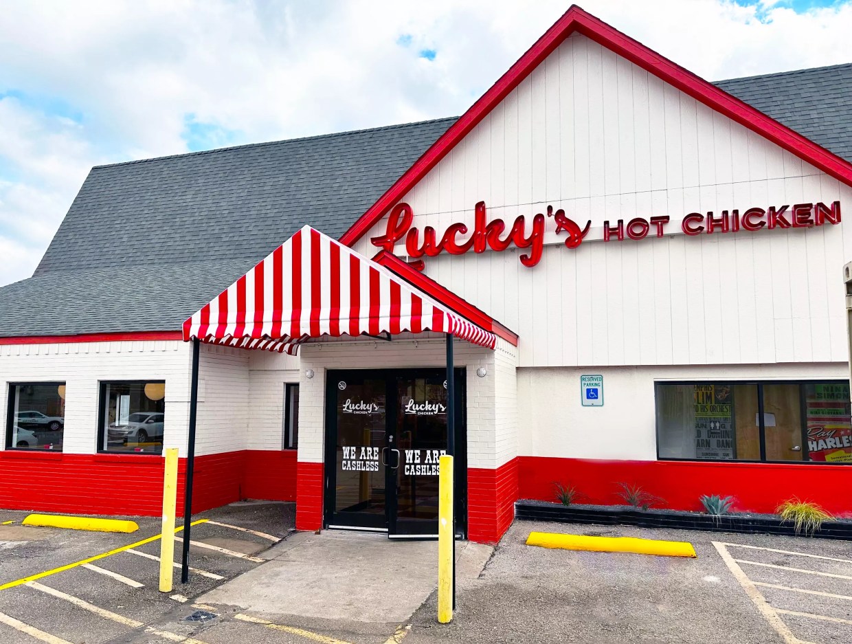 Lucky’s Hot Chicken Opens on Lemmon Avenue