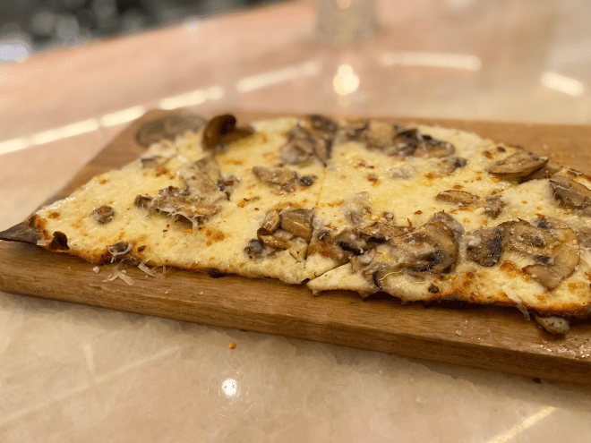 roman-tonda style pizza at leela's