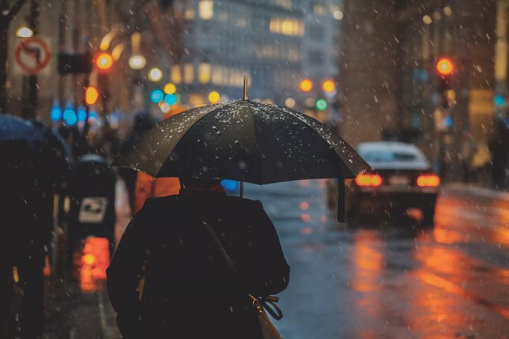 rain umbrella big city cold weather