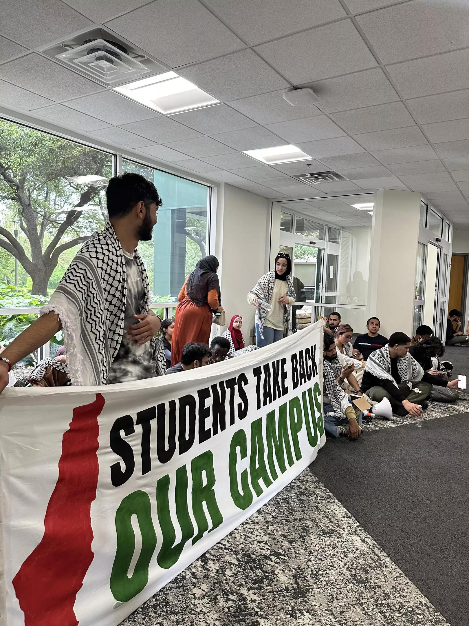 UT Arlington sit in protest