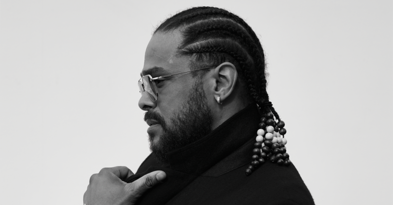 R&B singer Maxwell.