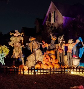 Best DFW Neighborhoods to See Halloween Decorations