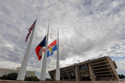 City Hall's future continues to divide