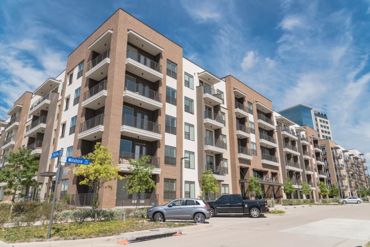 Dallas Apartment Complex Building
