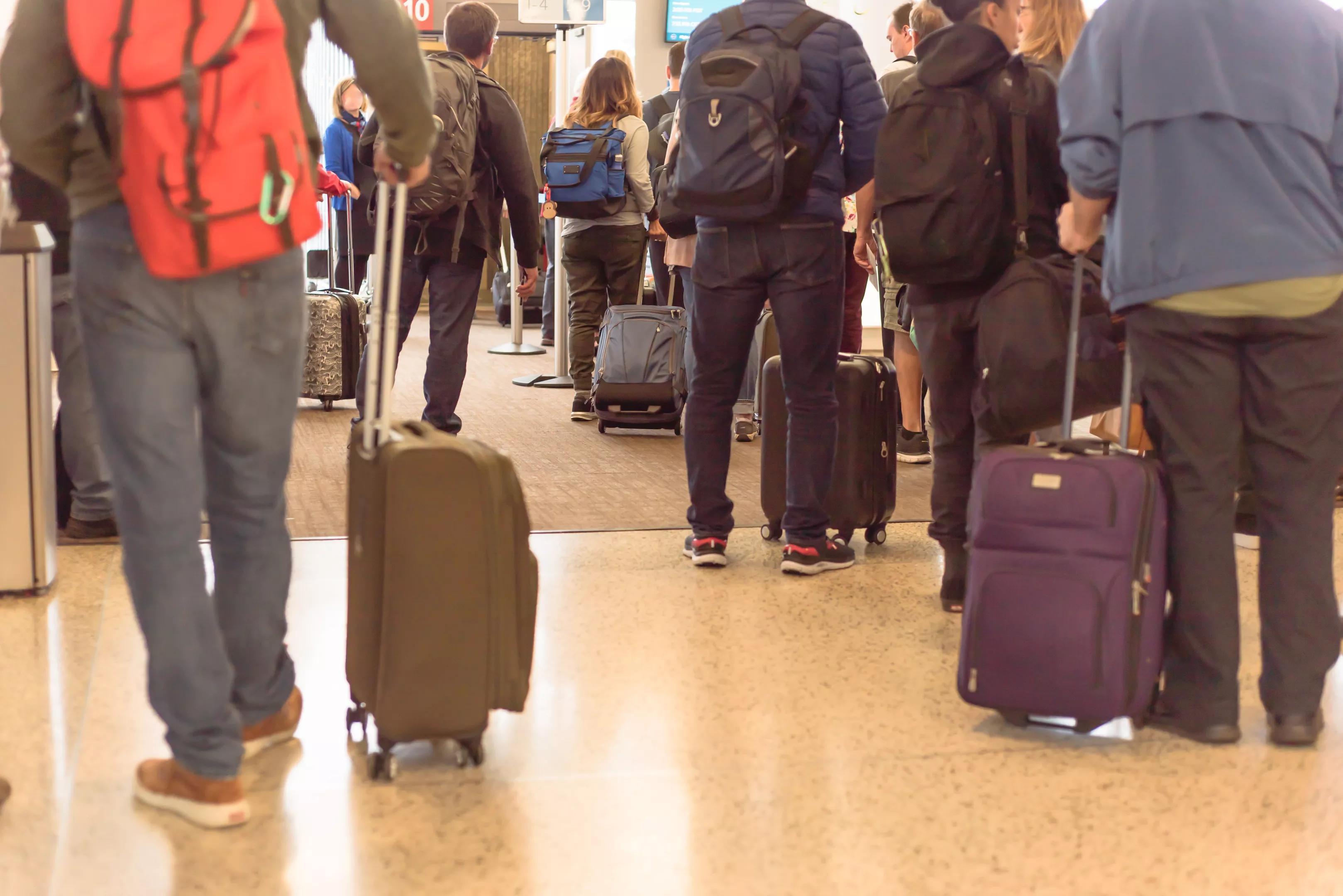 airport security line