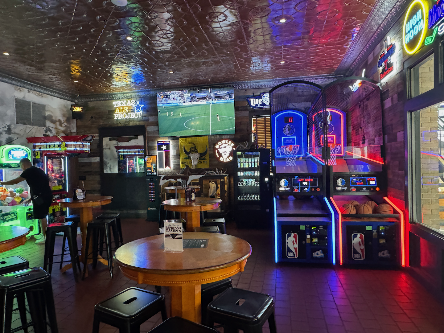 Bar W | Uptown/Oak Lawn | American